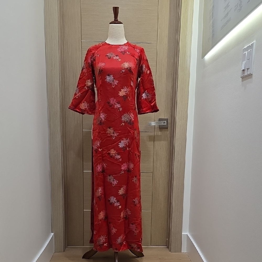 ADR01: Chic Red Floral 3/4 Quater Long Sleeves Ao Dai VN